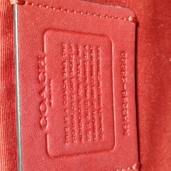 Coach Derby Tote in Pebble Leather H2298-58660 - Picture 6 of 10